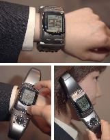 NTT DoCoMo develops wristwatch-style PHS mobile phone
